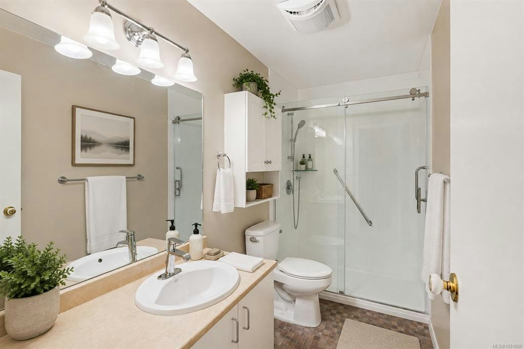 334-2245 James White Boulevard, Sidney, BC, V8L 1Z5 - 14