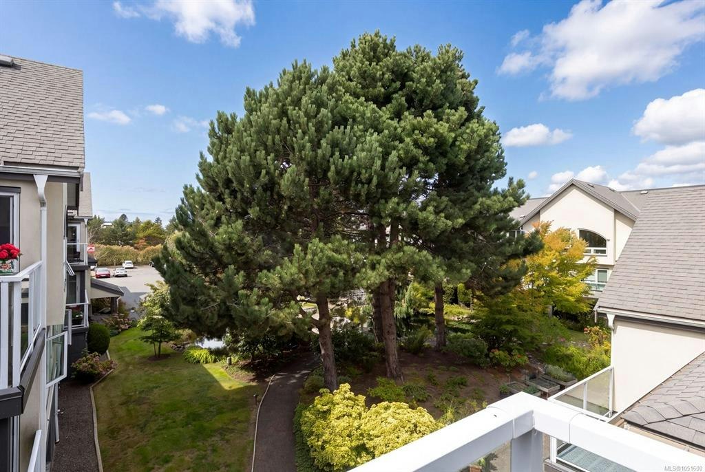 334-2245 James White Boulevard, Sidney, BC, V8L 1Z5 - 11