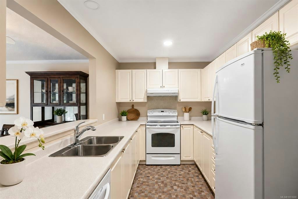 334-2245 James White Boulevard, Sidney, BC, V8L 1Z5 - 4