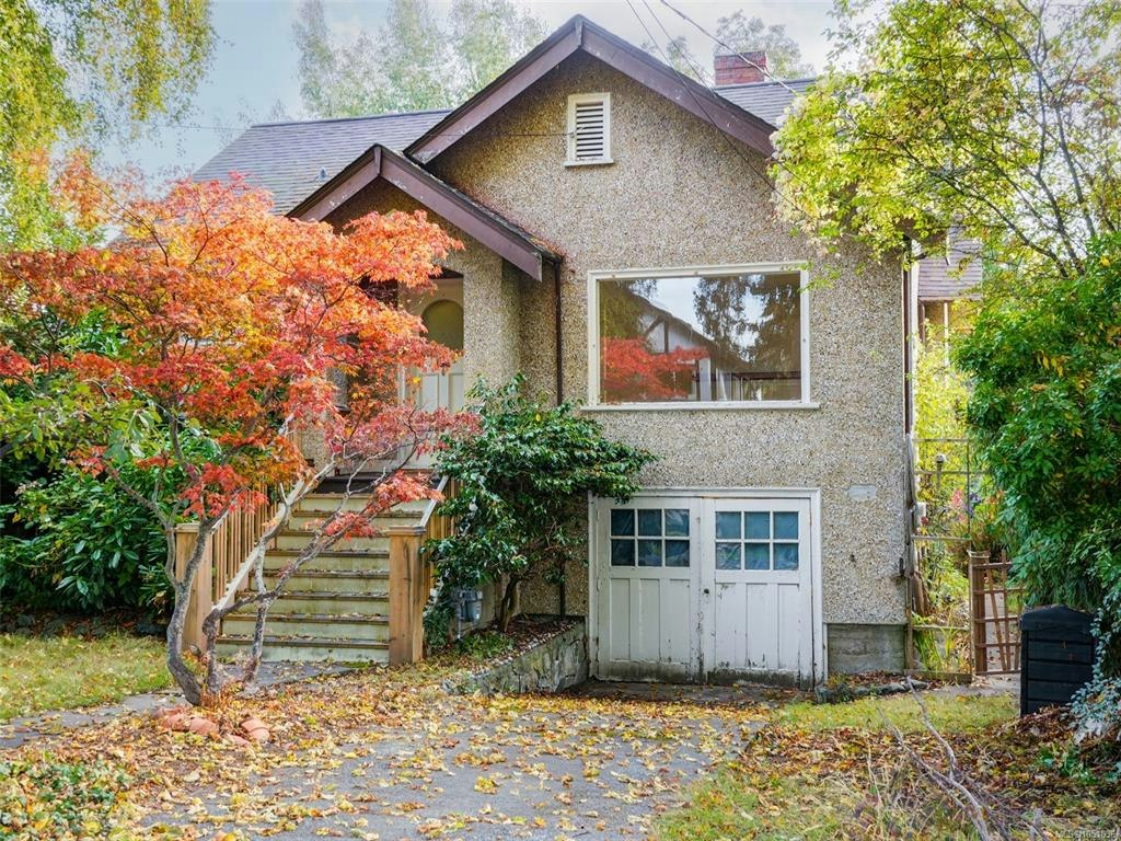 667 St. Patrick Street, Oak Bay, BC, V8S 4X4
