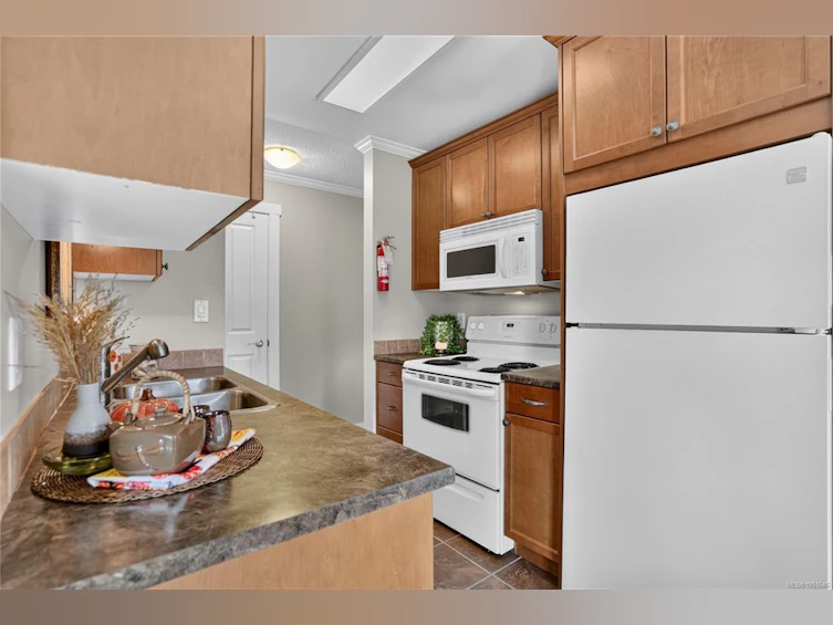 202-255 W Hirst Avenue, Parksville, BC, V9P 1P5 - 18