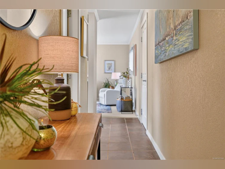 202-255 W Hirst Avenue, Parksville, BC, V9P 1P5 - 2