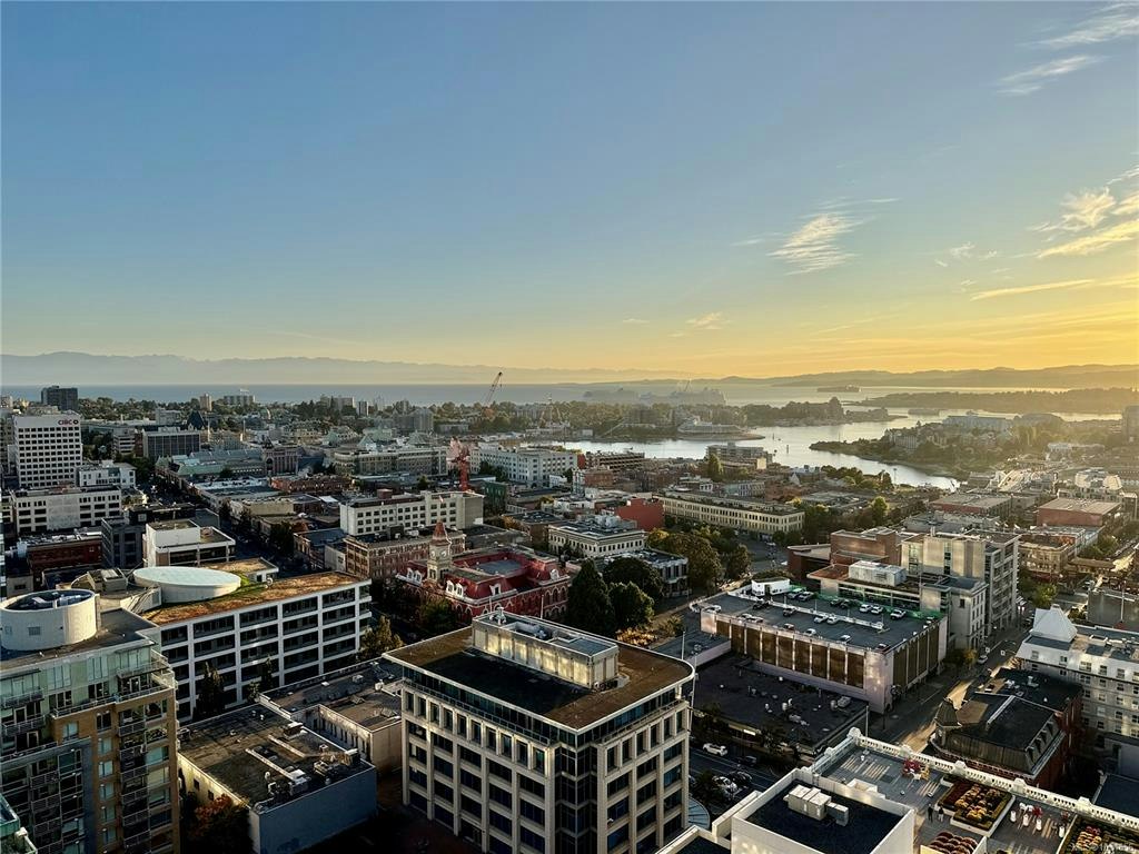 2405-777 Herald Street, Victoria, BC, V8T 0C7