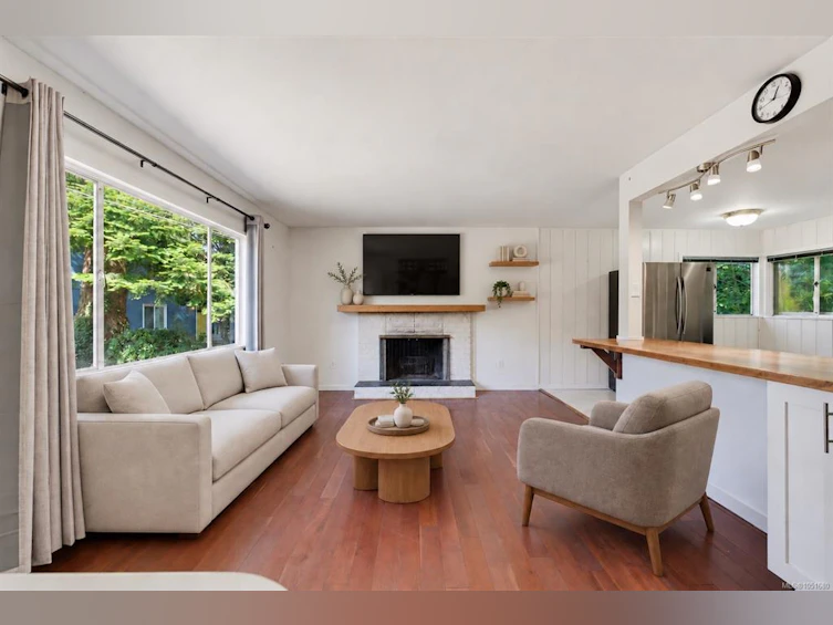 907 Mcadoo Place, Saanich, BC, V8X 1V8 - 3