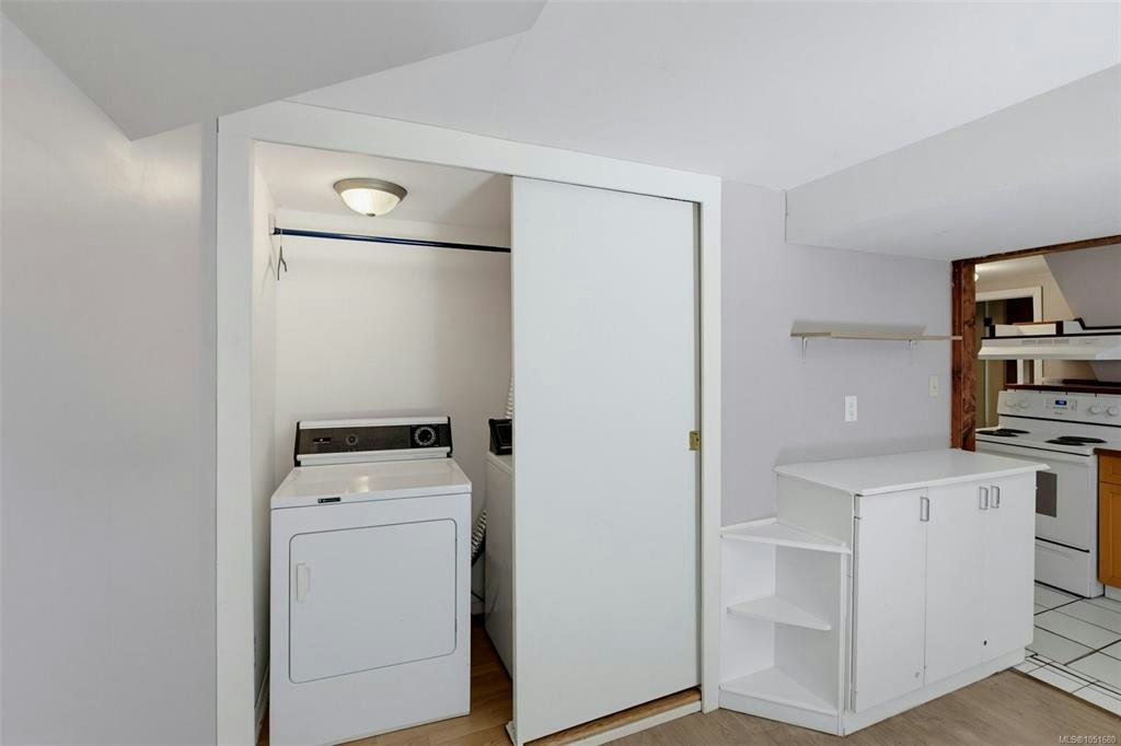 907 Mcadoo Place, Saanich, BC, V8X 1V8 - 24