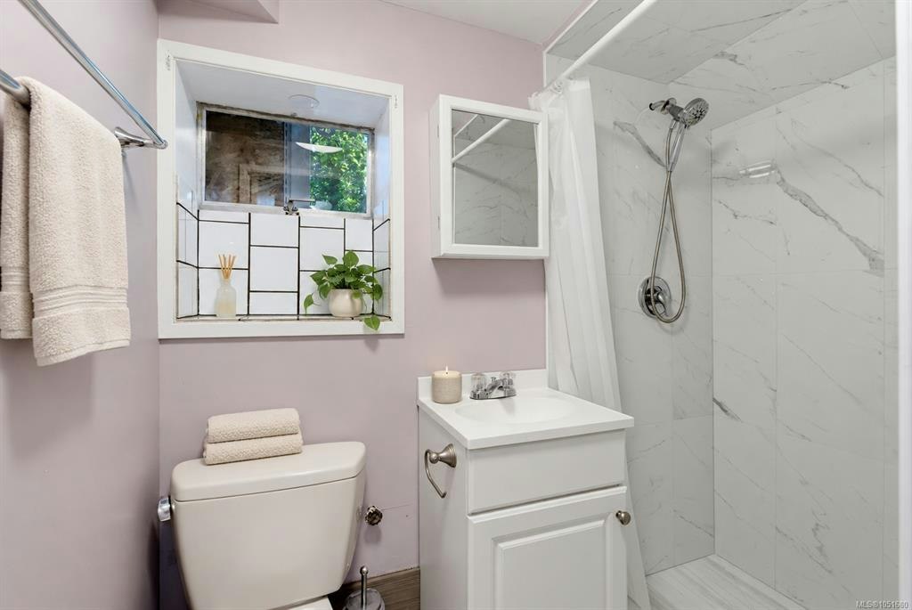 907 Mcadoo Place, Saanich, BC, V8X 1V8 - 23