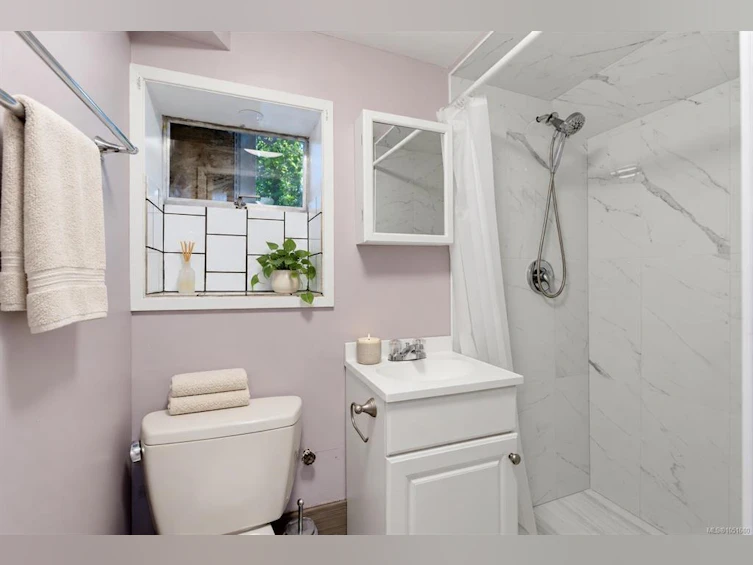 907 Mcadoo Place, Saanich, BC, V8X 1V8 - 23