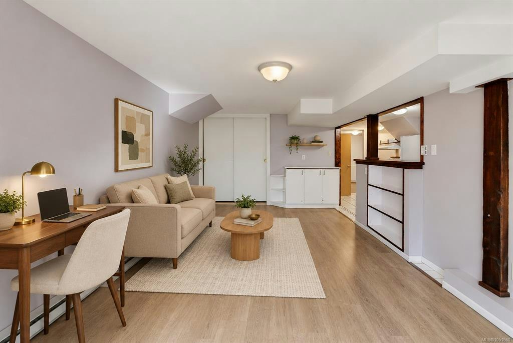 907 Mcadoo Place, Saanich, BC, V8X 1V8 - 17