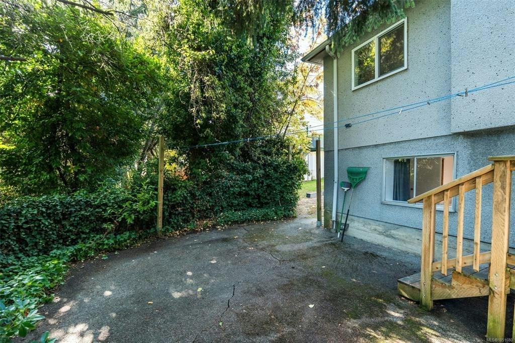907 Mcadoo Place, Saanich, BC, V8X 1V8 - 12