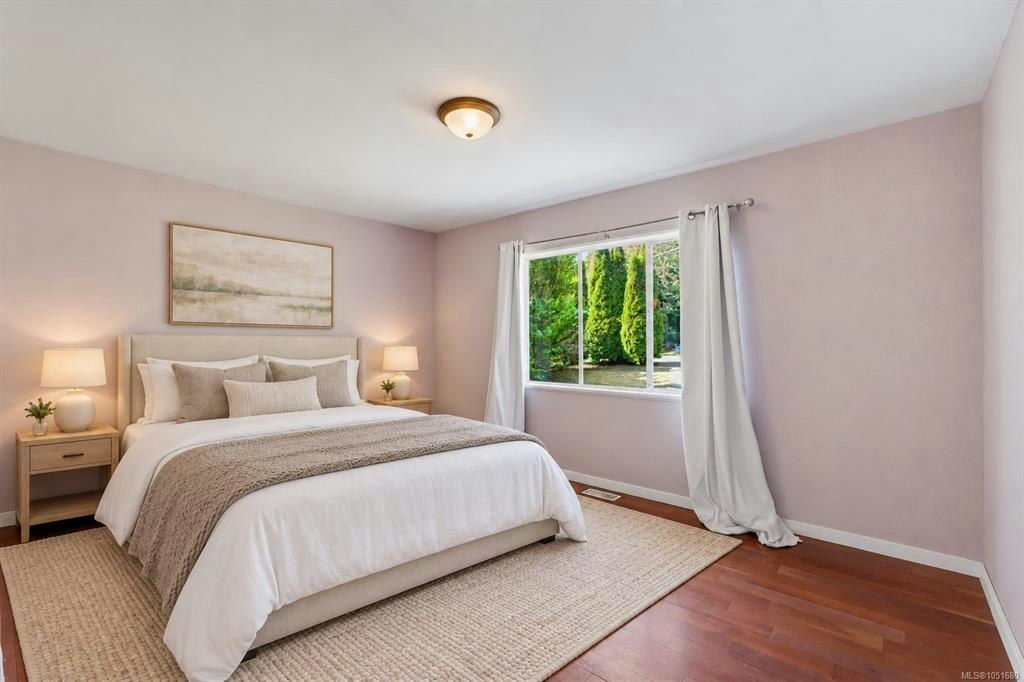 907 Mcadoo Place, Saanich, BC, V8X 1V8 - 7