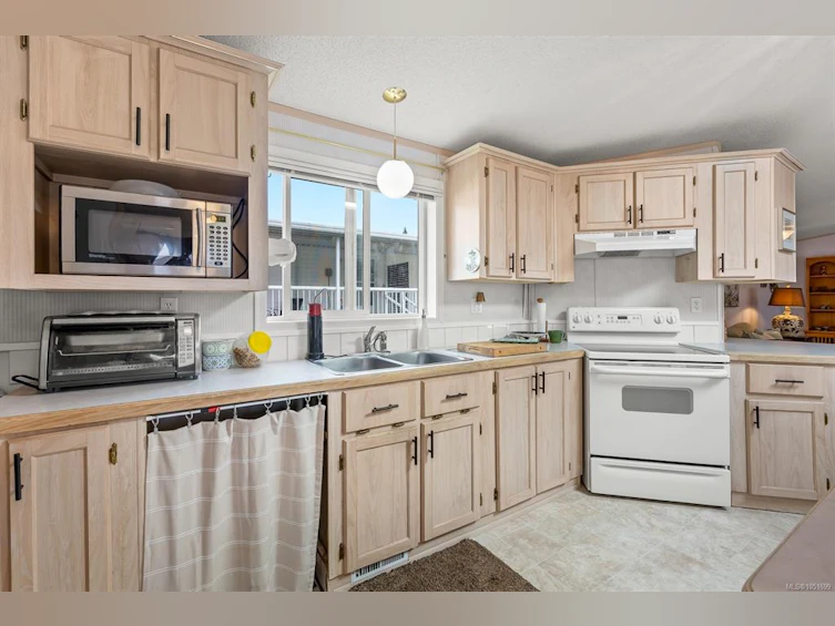 11-4714 Muir Road, Courtenay, BC, V9N 8Z4 - 3