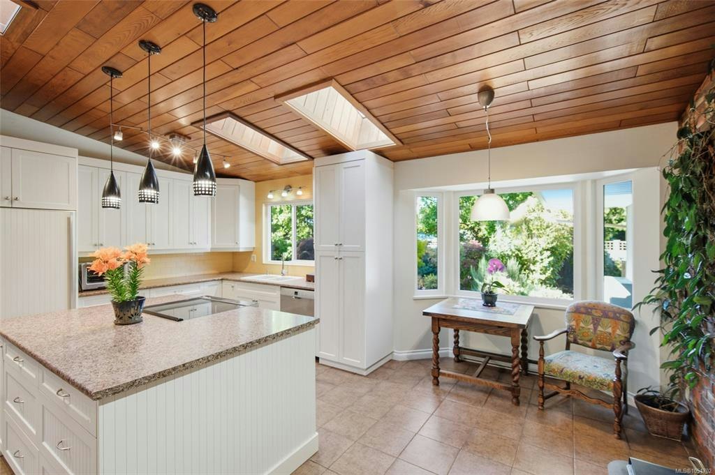 1061 Harlequin Road - 4