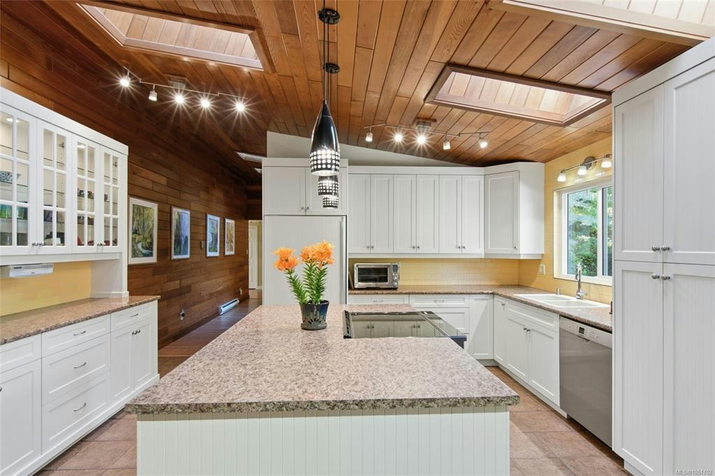 1061 Harlequin Road, Qualicum Beach, BC, V9K 1E2 - 23