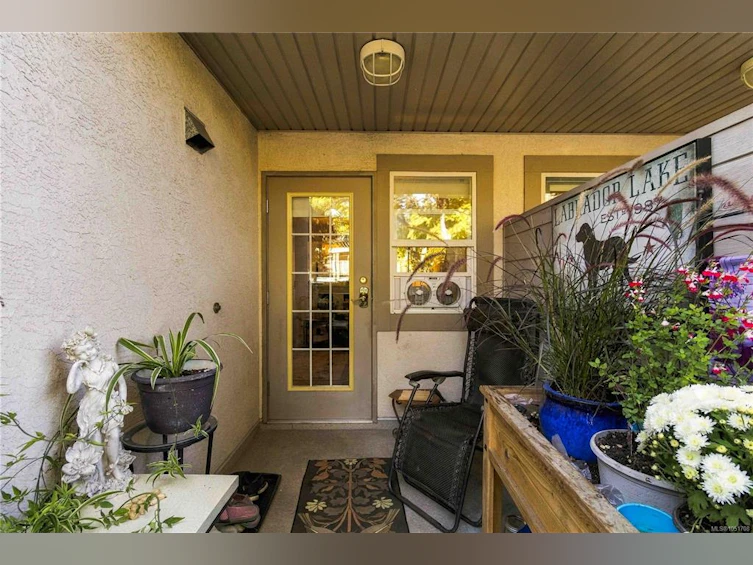 105-290 Island Highway, View Royal, BC, V9B 1G5 - 5