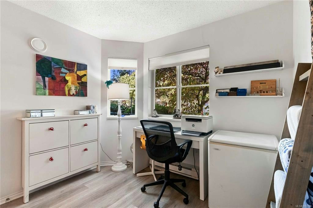 105-290 Island Highway, View Royal, BC, V9B 1G5 - 19