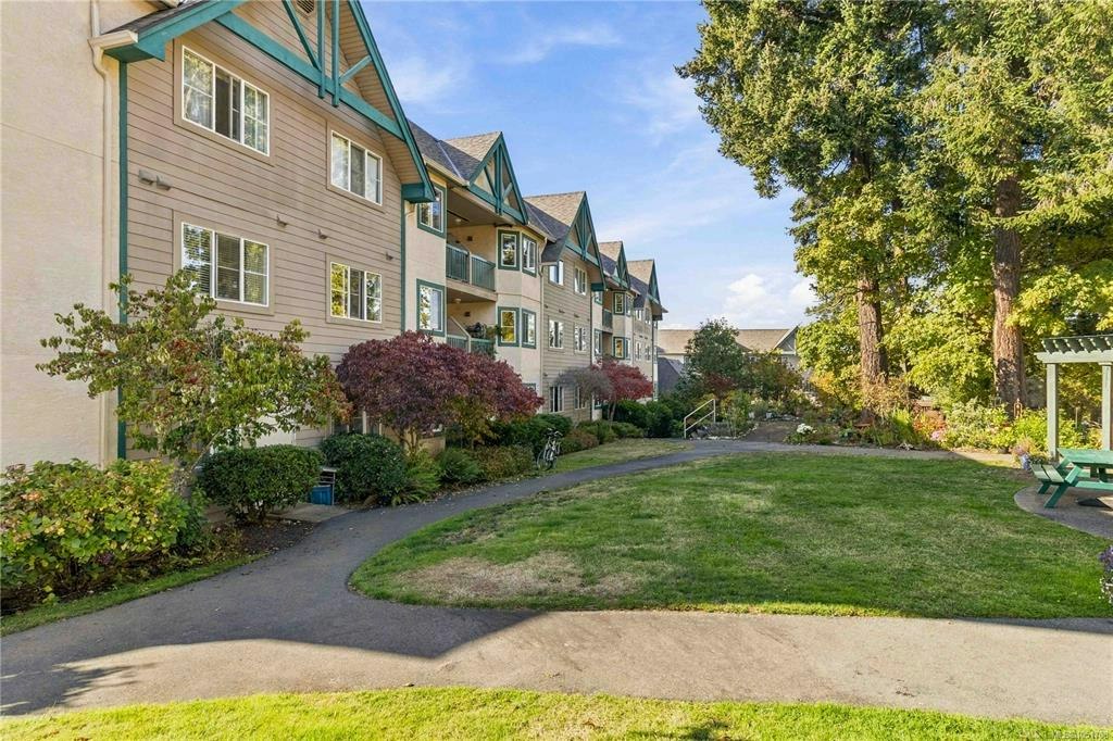 105-290 Island Highway, View Royal, BC, V9B 1G5 - 30