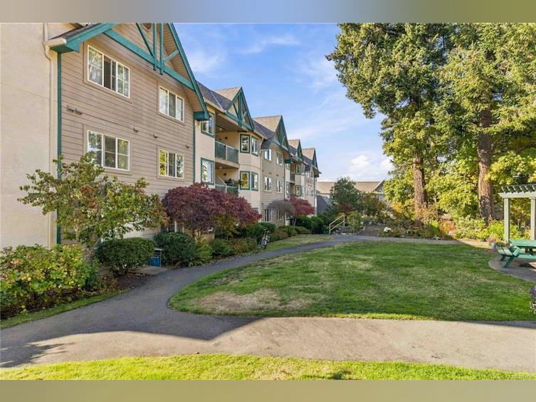 105-290 Island Highway, View Royal, BC, V9B 1G5 - 30