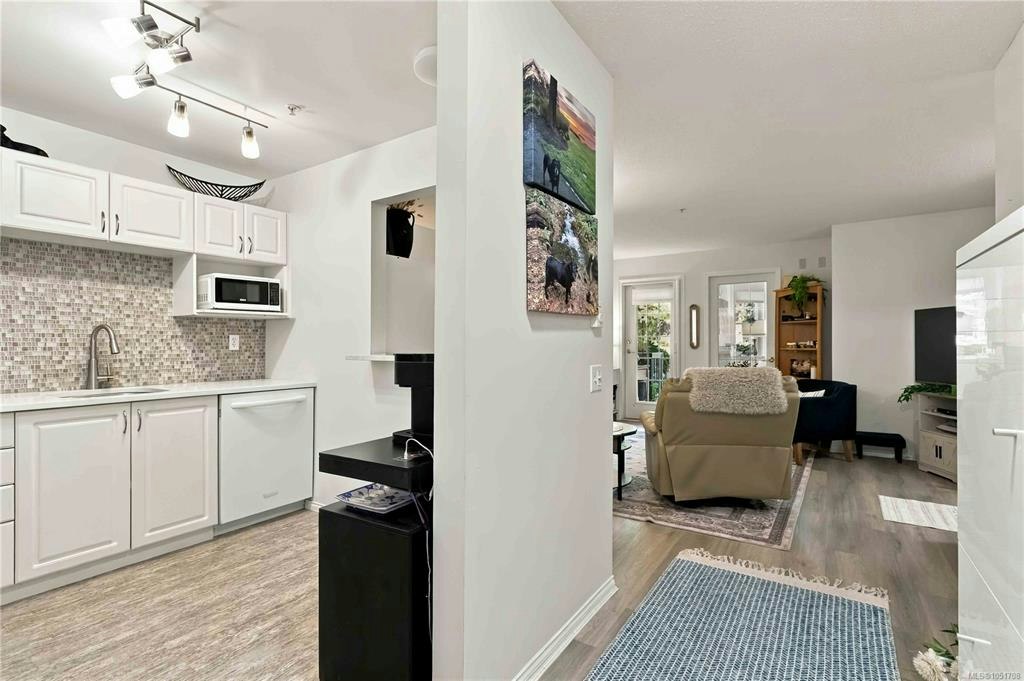 105-290 Island Highway - 4