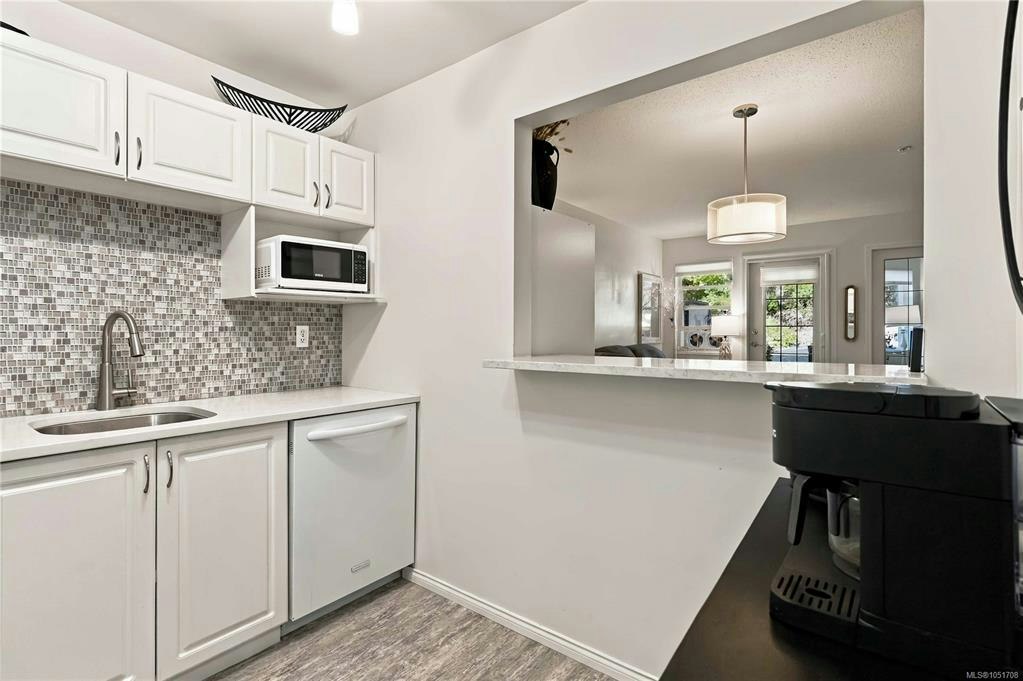105-290 Island Highway, View Royal, BC, V9B 1G5 - 15