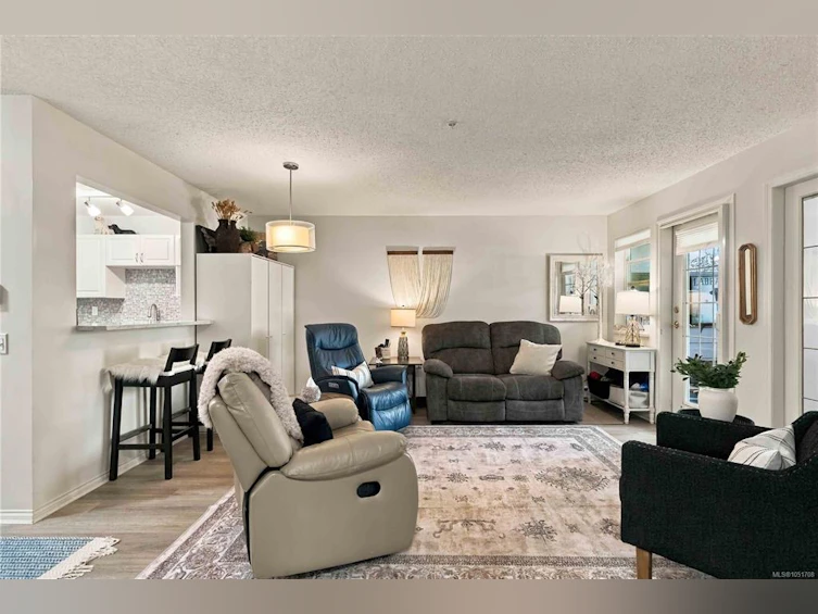 105-290 Island Highway, View Royal, BC, V9B 1G5 - 10