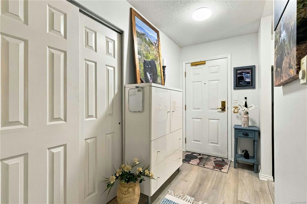 105-290 Island Highway, View Royal, BC, V9B 1G5 - 7