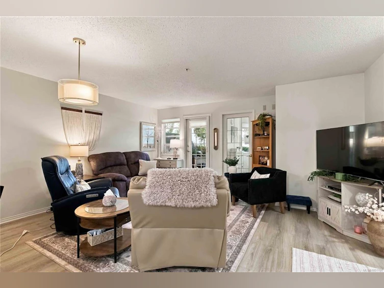 105-290 Island Highway, View Royal, BC, V9B 1G5 - 9