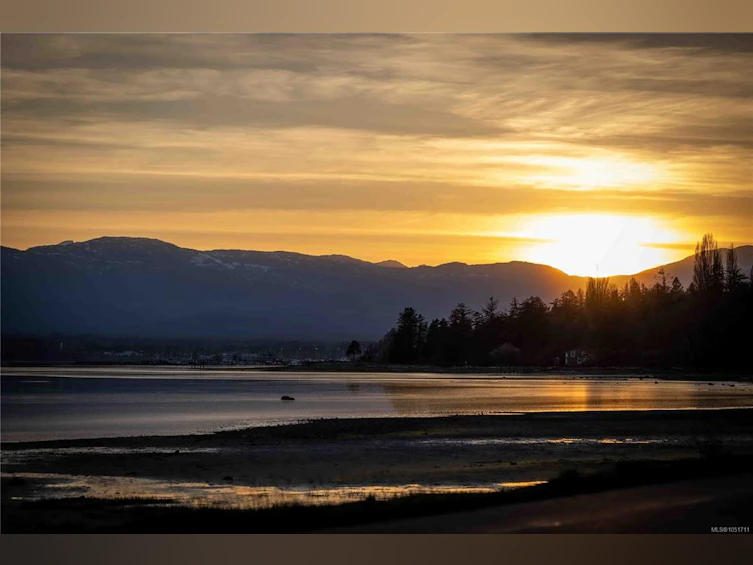 1304 Midden Road, Comox, BC, V9M 2R6 - 51