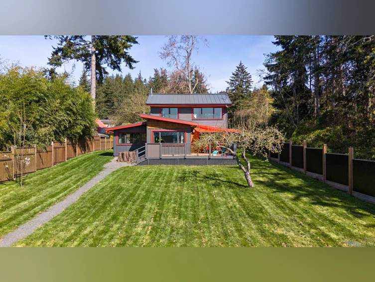 1304 Midden Road, Comox, BC, V9M 2R6 - 2