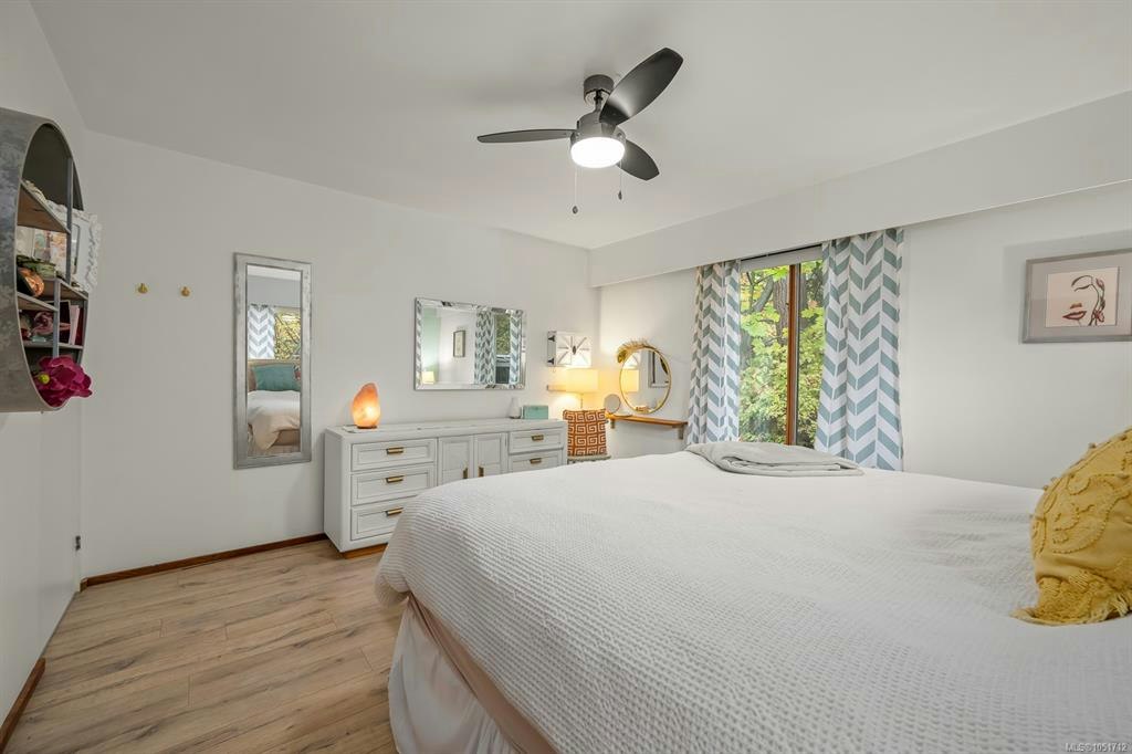 6044 N Island Highway, Courtenay, BC, V9J 1T5 - 24