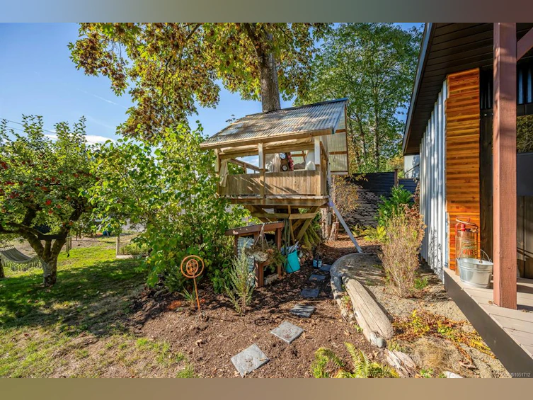 6044 N Island Highway, Courtenay, BC, V9J 1T5 - 46