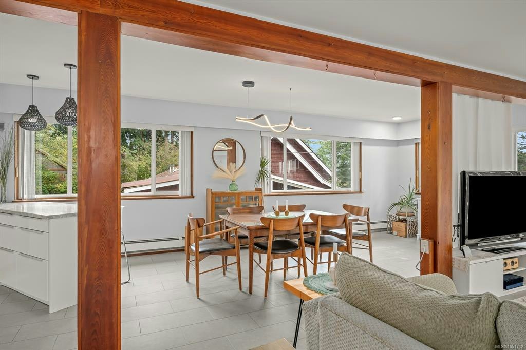 6044 N Island Highway, Courtenay, BC, V9J 1T5 - 6