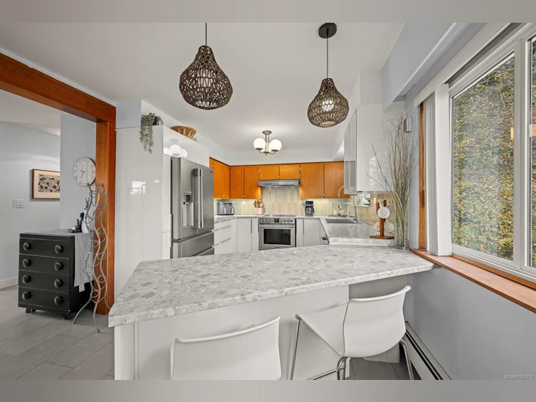6044 N Island Highway, Courtenay, BC, V9J 1T5 - 16