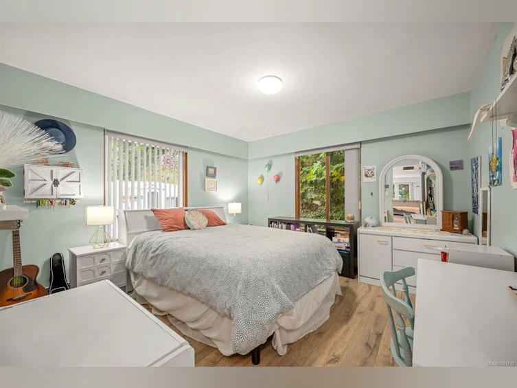 6044 N Island Highway, Courtenay, BC, V9J 1T5 - 25