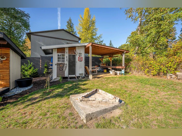 6044 N Island Highway, Courtenay, BC, V9J 1T5 - 48