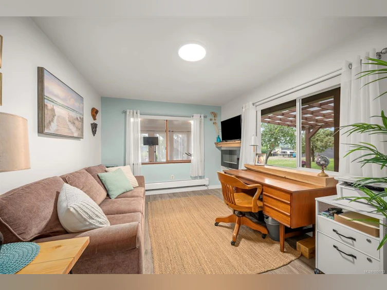 6044 N Island Highway, Courtenay, BC, V9J 1T5 - 31