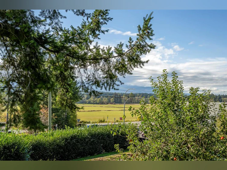 6044 N Island Highway, Courtenay, BC, V9J 1T5 - 11