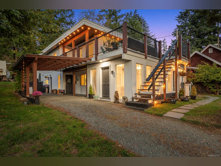 6044 N Island Highway, Courtenay, BC, V9J 1T5 - 2