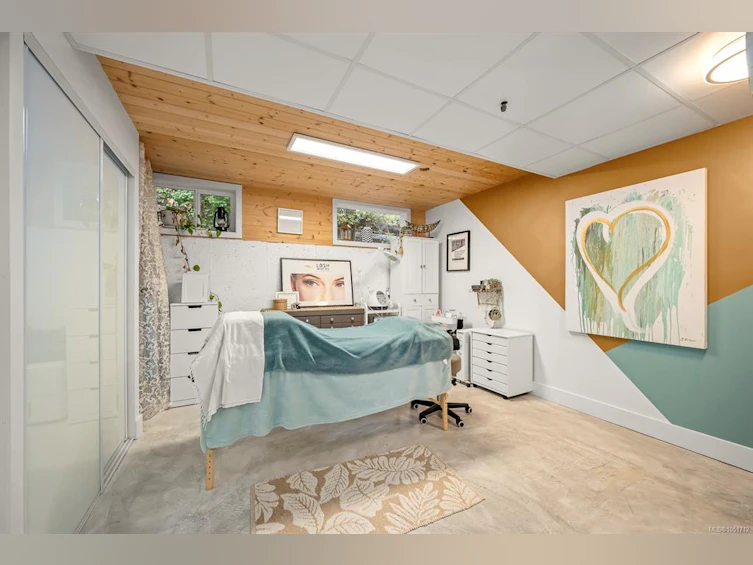 6044 N Island Highway, Courtenay, BC, V9J 1T5 - 37