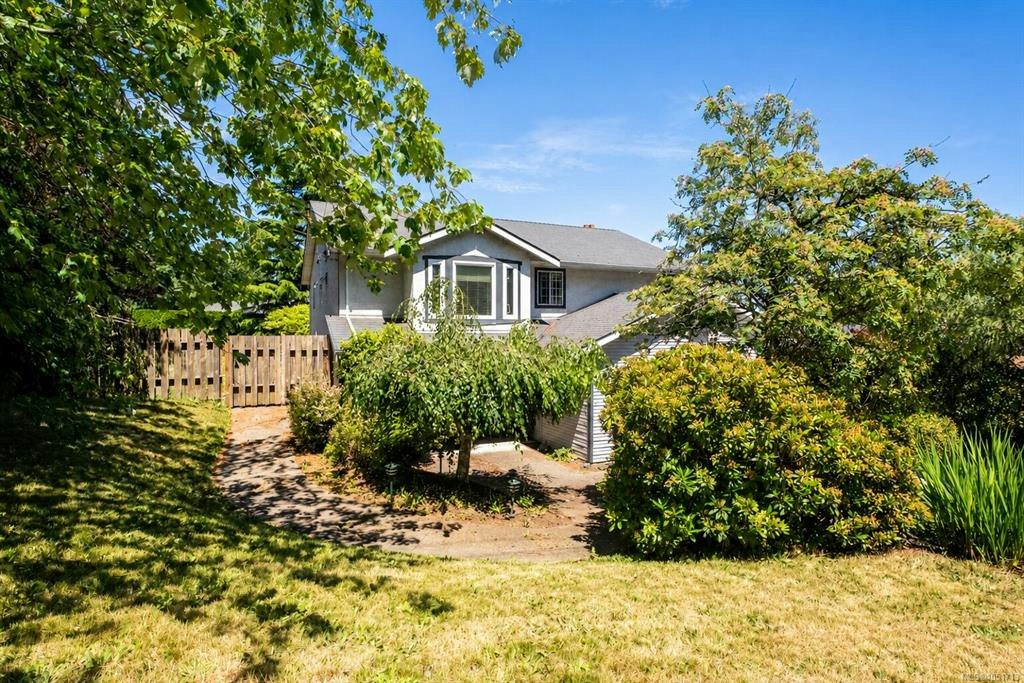 2162 Stelly's Cross Road, Central Saanich, BC, V8M 1M3