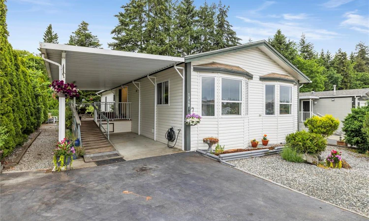 1948 Valley Oak Drive
