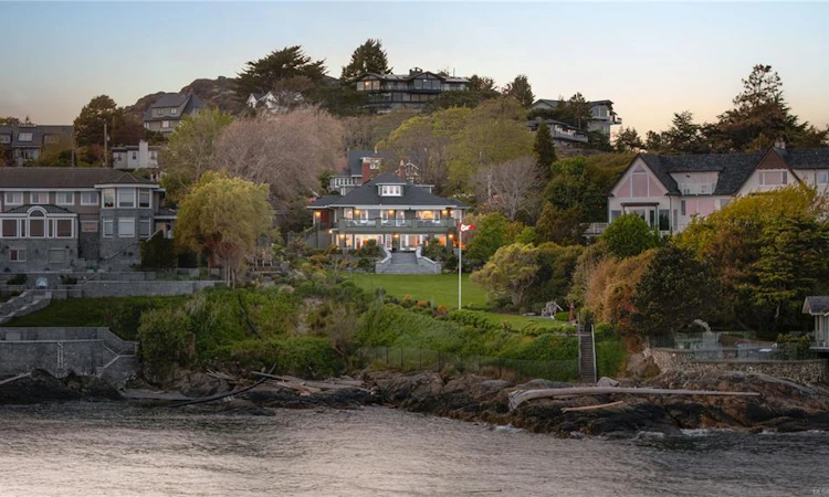 261 King George Terrace