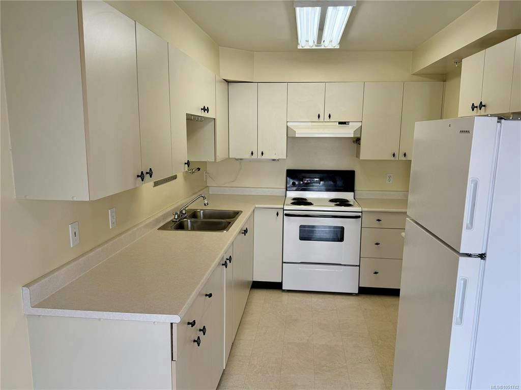 408-1063 Southgate Street, Victoria, BC, V8R 1C8 - 9