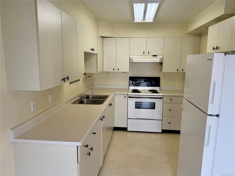 408-1063 Southgate Street, Victoria, BC, V8R 1C8 - 9