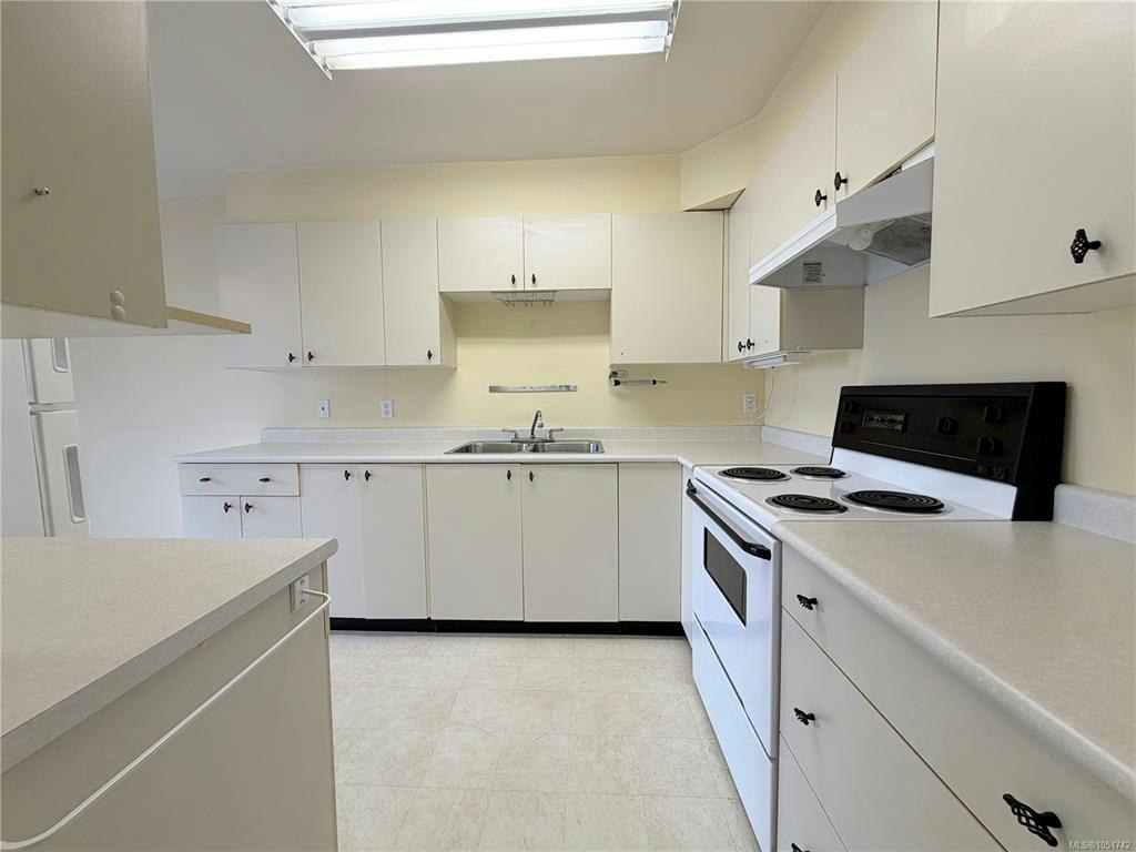 408-1063 Southgate Street, Victoria, BC, V8R 1C8 - 8