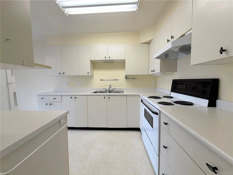 408-1063 Southgate Street, Victoria, BC, V8R 1C8 - 8