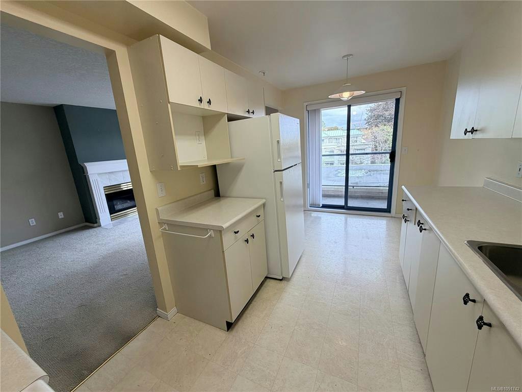 408-1063 Southgate Street, Victoria, BC, V8R 1C8 - 10