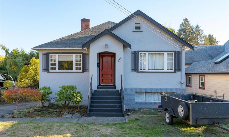 911 Darwin Avenue