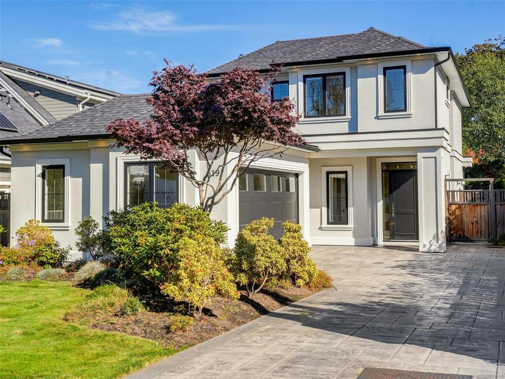 619 Oliver Street, Oak Bay, BC, V8S 4W2