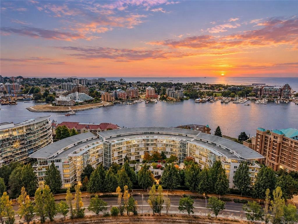206-68 Songhees Road, Victoria, BC, V9A 0A3