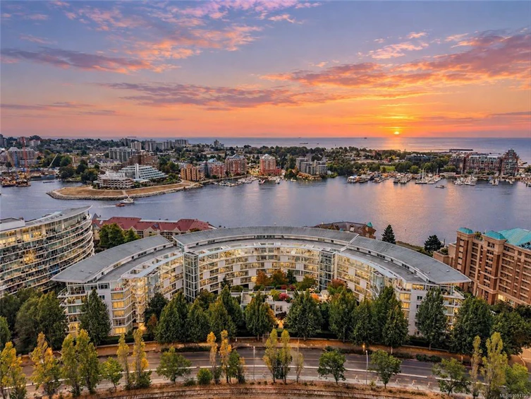 206-68 Songhees Road, Victoria, BC, V9A 0A3